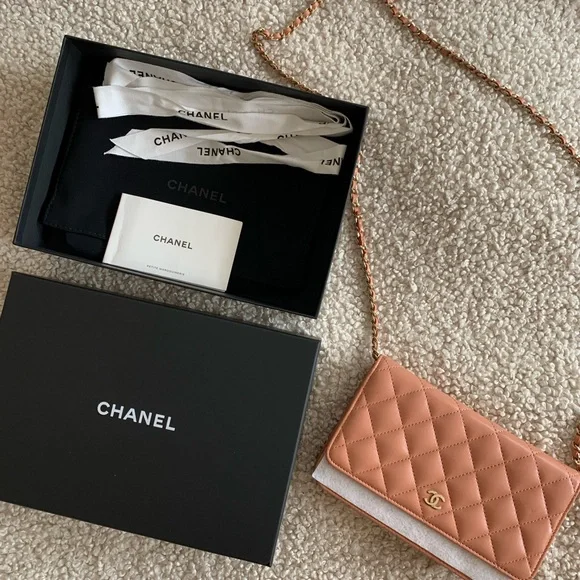 CHANEL Classic Wallet On Chain WOC in Salmon Beige Lambskin Leather - Picture 15 of 16